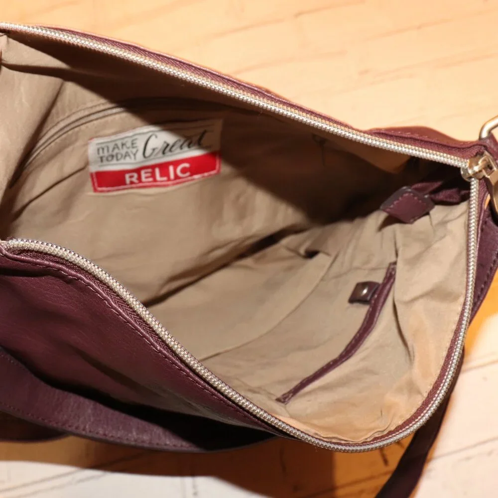🍷 Relic Maroon Shoulder Purse · 13x13